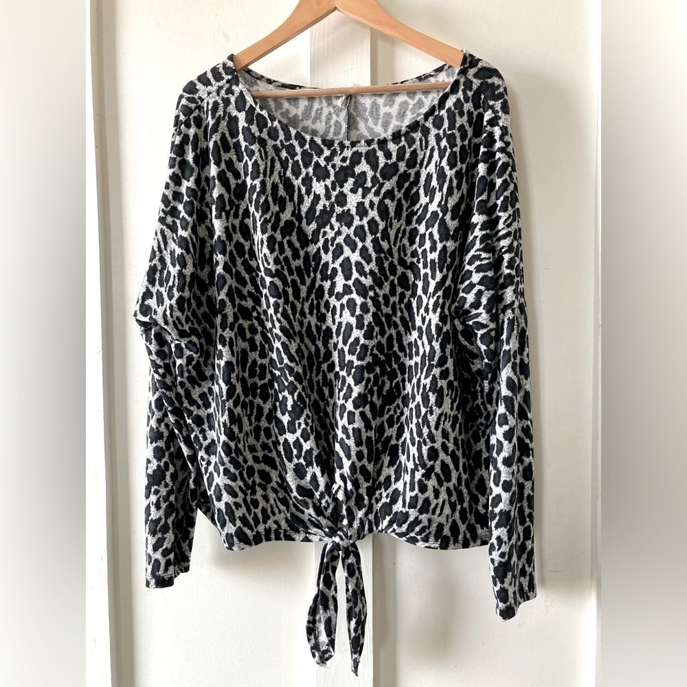 Easel leopard print drop shoulder tie waist Large blouse